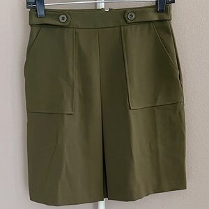 NWT Forever 21 above the knee Skirt